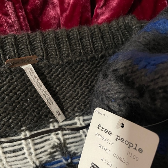 Free People Frosted Fairisle Cardigan Sweater NWT Size M - Picture 11 of 12